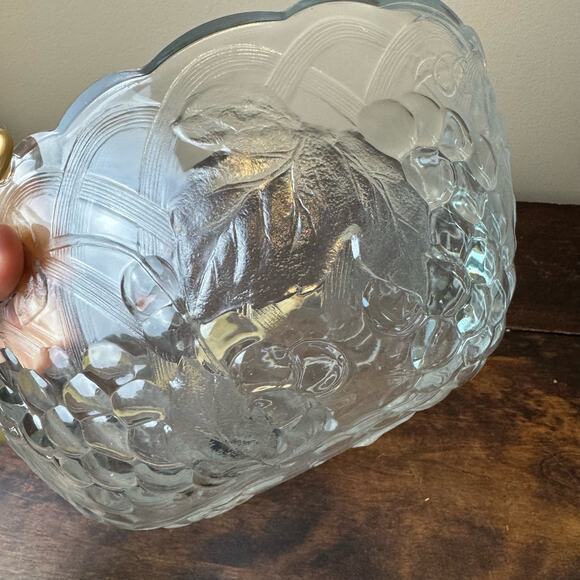 WP&G Fruit Delight CRYSTAL Clear Harvest Gathering Basket Decor Rattan Handle - Picture 10 of 13